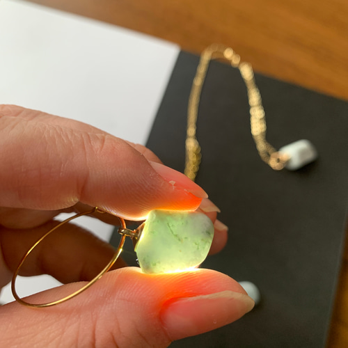驚きの値段 226.糸魚川翡翠ピアスとチャームセット ピアス（フープ ゴールド ピアス