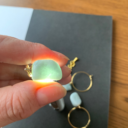 226.糸魚川翡翠ピアスとチャームセット ゴールド ピアス（フープ