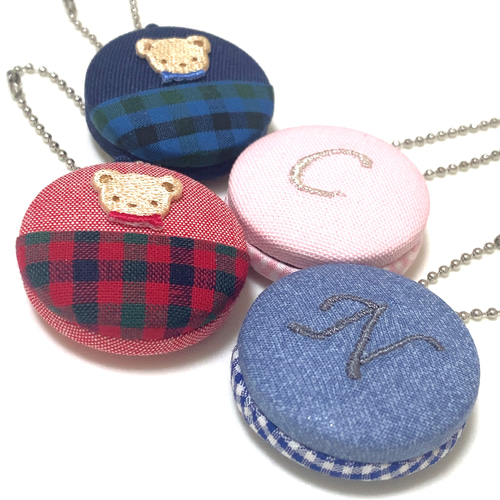 ハンドメイドファミリアワッペンイニシャル刺繍ミニキーホルダー
