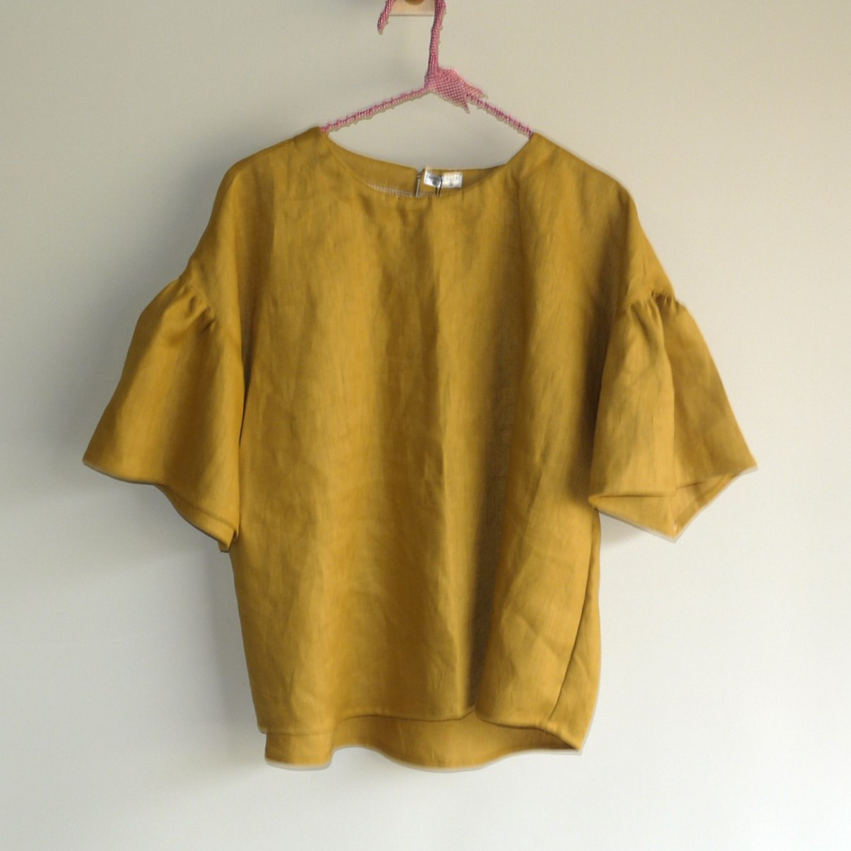 カラーリネン◆ギャザースリーブブラウス◆マスタード◆M・L・LL（中厚、リネン100％）
