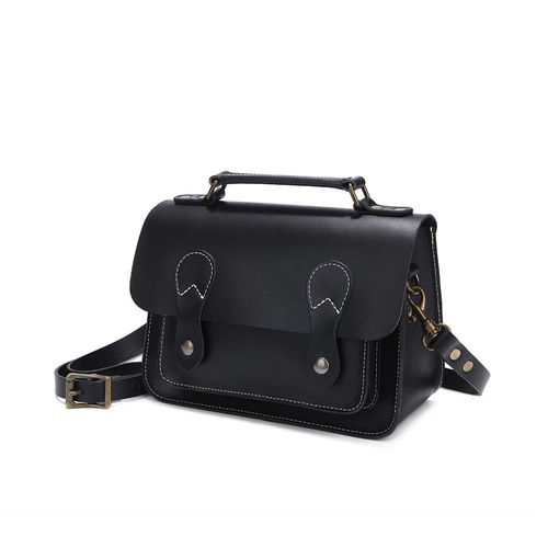 新品同様✨ザッチェルズ サッチェルバッグ ショルダー 牛革 A4 黒　GG269 Zatchels ショルダーバッグ バッグ 「ザッチェルズ/Zatchels