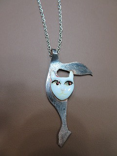 七宝・銀板・ベネチアンガラス・彫金彫刻・レジン等のコラボでアクセサリー他。講師養成＆作品販売も