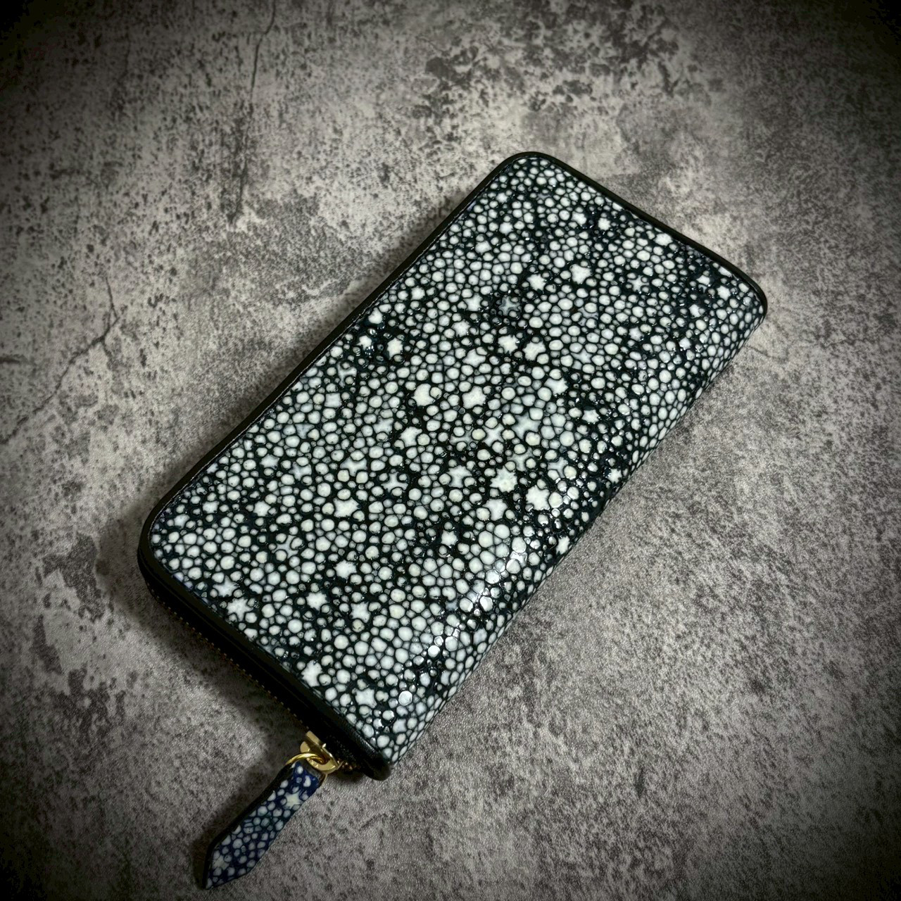 スタースティングレイ 長財布 エイ革 一枚革 ガルーシャ カイラギ スティングレイ カード１８枚 大容量 ブラック 黒