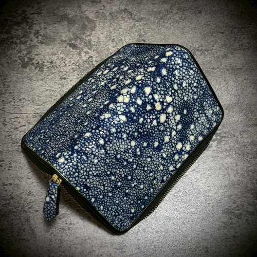 ★希少1点のみ★スタースティングレイ 幻素材 長財布 ガルーシャ ブルー 楽天市場】【希少品】スティングレイ長財布 〈 ブラック・ブルー