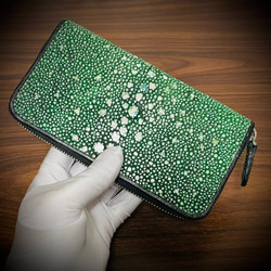 幻の素材 スタースティングレイ 長財布 エイ革 一枚革 ガルーシャ スティングレイ カード１８枚 大容量 グリーン 緑 3枚目の画像