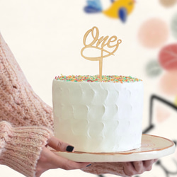 木製 Oneケーキトッパー 1歳 誕生日 ONE 1枚目の画像