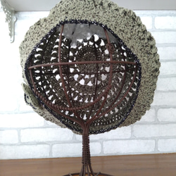 レースかぎ針編み・透かし模様のベレー帽（56cm） 7枚目の画像