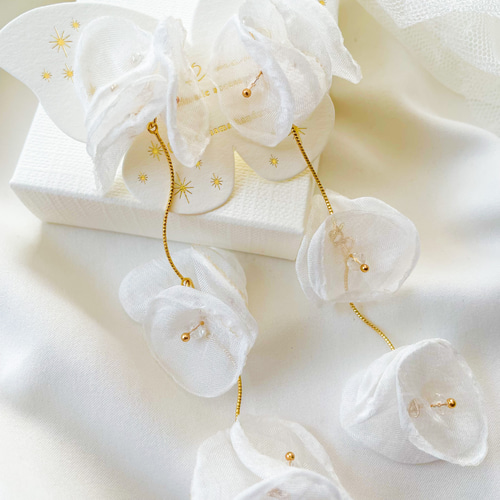 ブライダル ホワイト フラワー シフォン 揺れる 三連 ✳︎ ブライダル