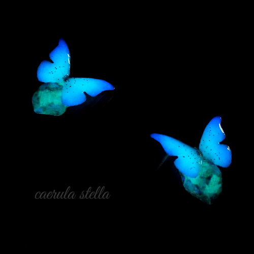 ピアス　蓄光　光る　蝶　カボション　ガラス　夜空　夜景　ピンク　青　水色　星　夏 ピアス 蓄光 光る 蝶 カボション ガラス 夜空 夜景 ピンク 青 水色 星 夏