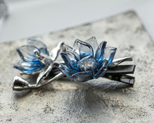 硝子蓮の髪飾り（濃藍） 9枚目の画像