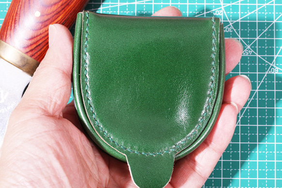 新デザインハンドメイド （馬蹄型）半円型小銭入れコインケース手縫い　千歳緑限定1点 1枚目の画像