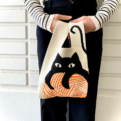 B.Yone 猫好きさんのニットBag　チャームダグ付き　ねこ　ネコ　お散歩　プレゼント　ランチ　母の日　トートバッグ 5枚目の画像