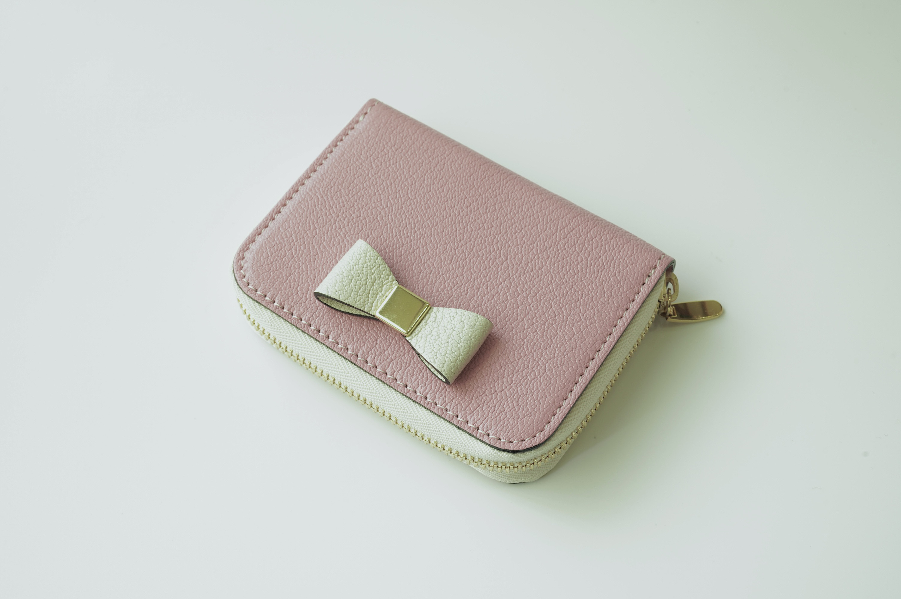 フランス産 山羊革シュリーのリボンつきラウンドミニウォレット