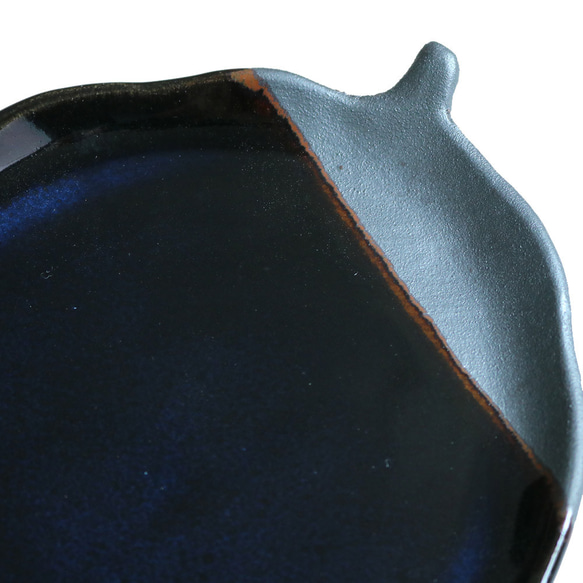 小石原燒 小石原燒 藍釉鐵釉掛葉盤 大周山窯陶器 shuzan-024 第5張的照片