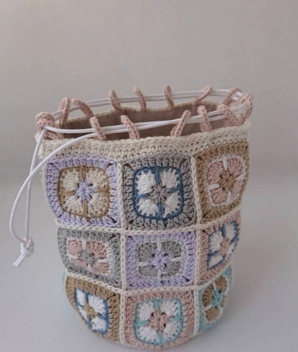 クロッシェモチーフ巾着・ソフトなカラー(コットン糸・丸底・かぎ針編み) 11枚目の画像