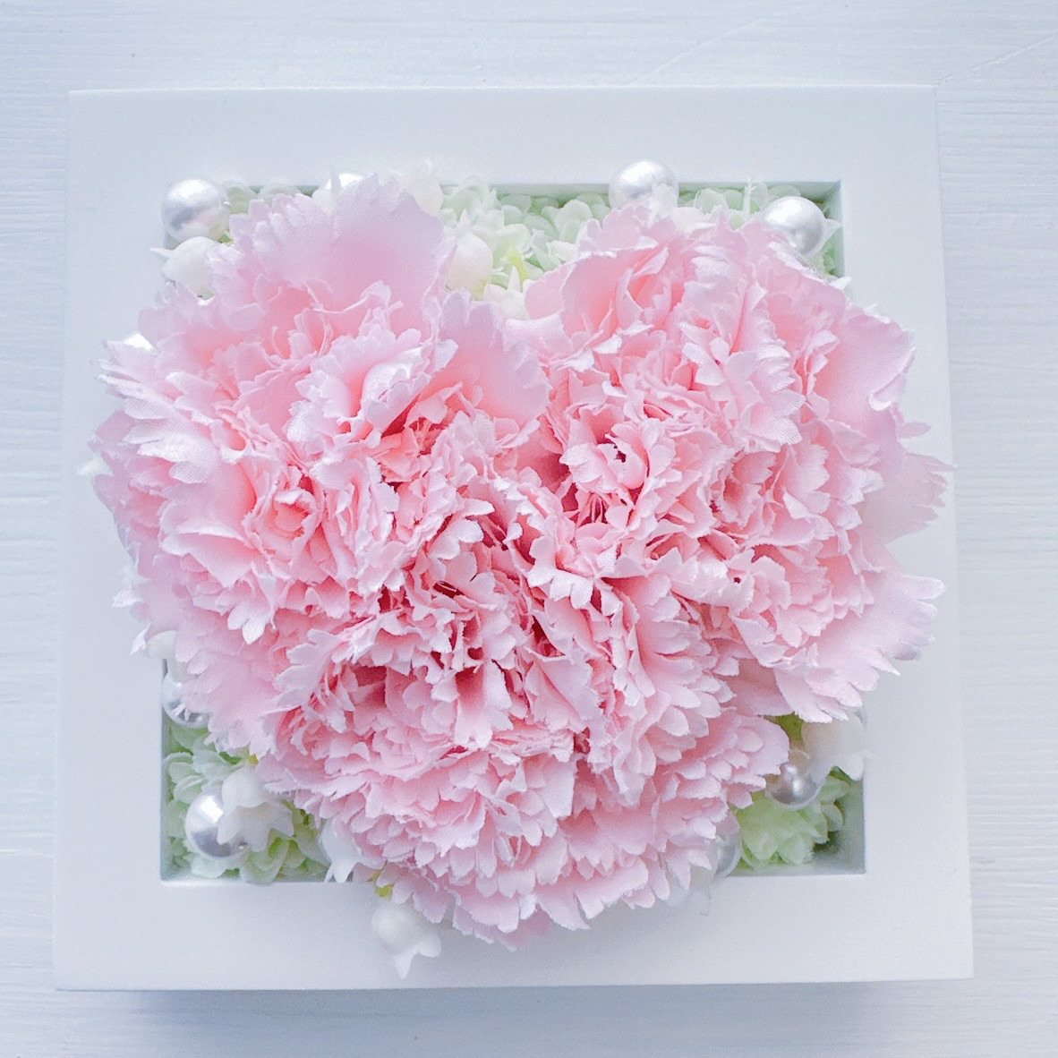 春の誕生花2026♡カーネーション&すずらんのハートフリルフラワーパール3wayフレーム♡母の日　結婚式　リングピロー