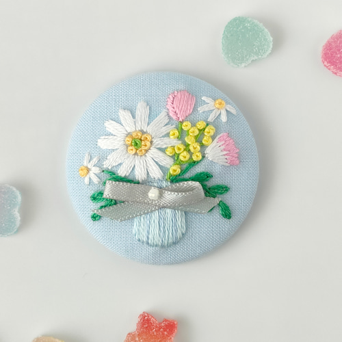 受注制作】パステルカラーのガーベラ花束刺繍ブローチor刺繍ヘアゴム