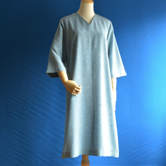 着物リメイク　ロングワンピース　（絹着物地）六分袖 1枚目の画像