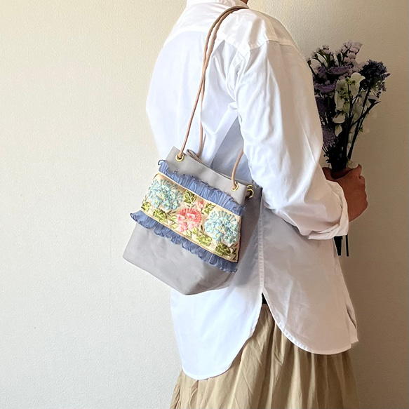 【sold out】 斜めがけにも！2way canvas mini bag （あじさいインド刺繍） 6枚目の画像