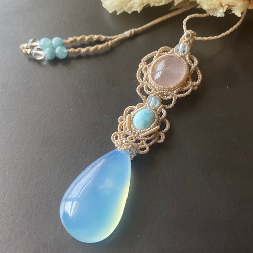 【大粒】ローズクォーツ×アクアマリンのマクラメ編みネックレス　ペンダント　天然石 ♥️母の日SALE♥️】大粒アクアマリン×ラリマー×ローズクォーツの
