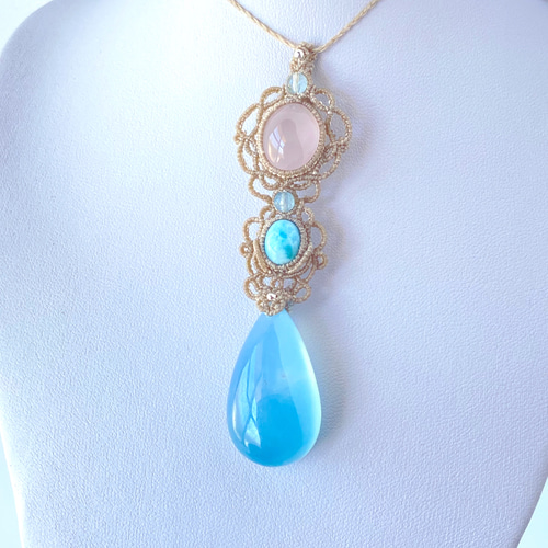 【大粒】ローズクォーツ×アクアマリンのマクラメ編みネックレス　ペンダント　天然石 ♥️母の日SALE♥️】大粒アクアマリン×ラリマー×ローズクォーツの