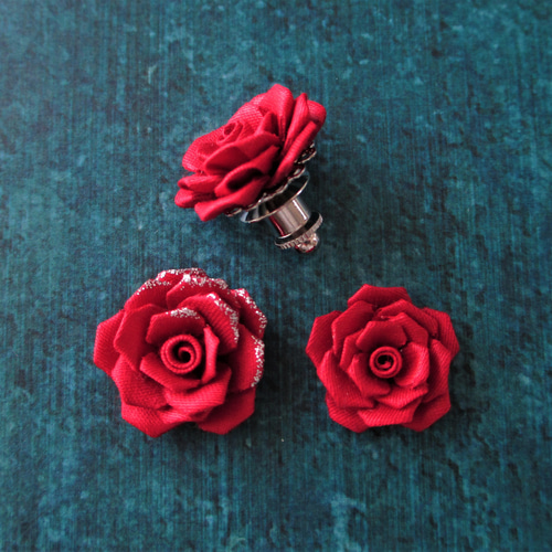 男性にも♪真っ赤な薔薇のタックピン（ラペルピン）＊つまみ細工