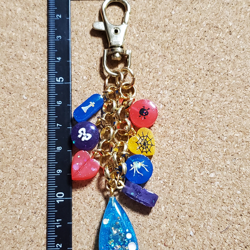 雨と猫、時々お薬」蓄光キーホルダー キーホルダー
