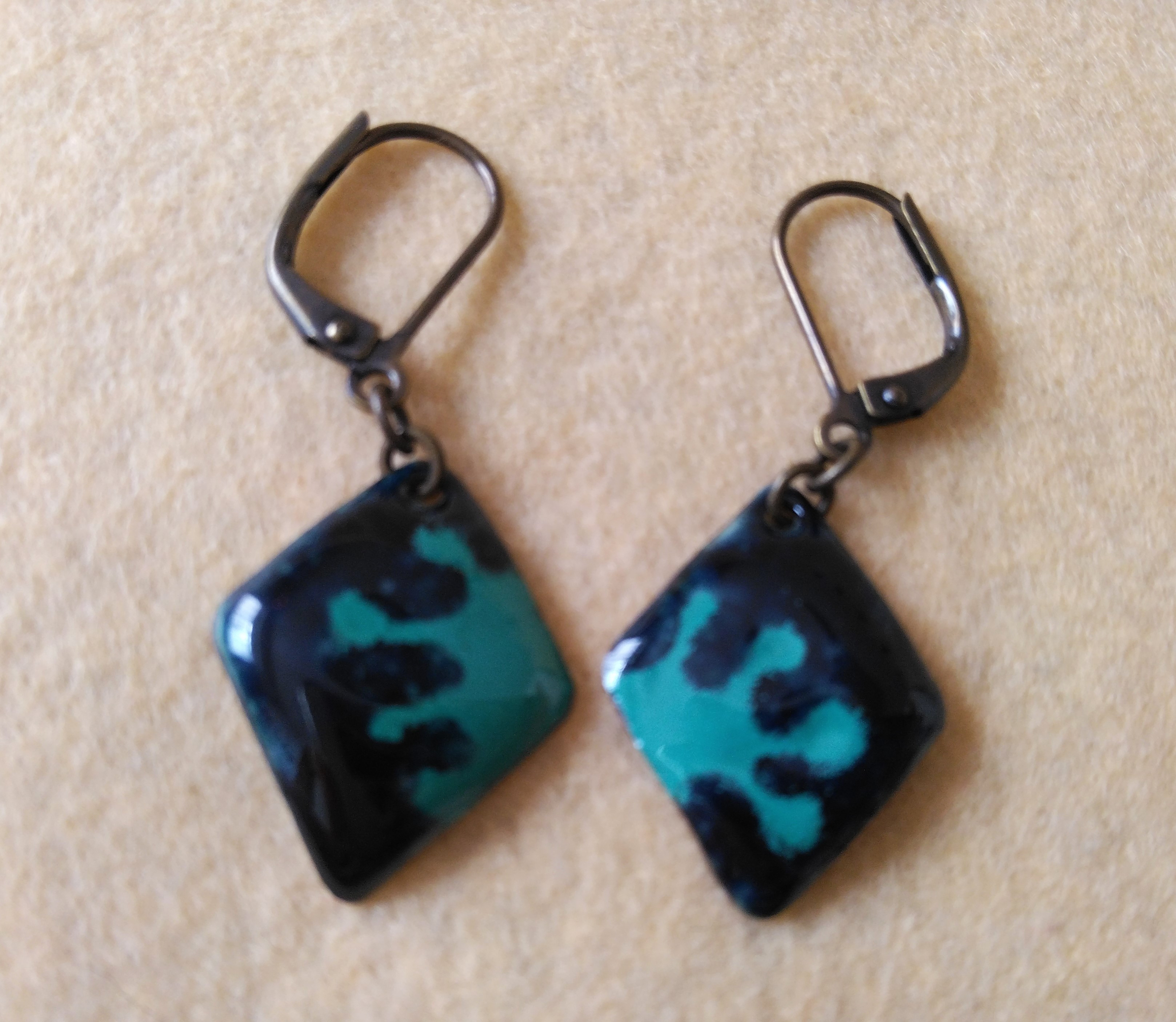 ダイア型蛙ノ足ピアス