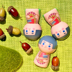 昔話　金太郎【木箱と額入りイラスト付】小こけし。プチギフトや手土産やプレゼントに。伝統工芸のかわいい木製人形 3枚目の画像