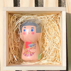 昔話　金太郎【木箱と額入りイラスト付】小こけし。プチギフトや手土産やプレゼントに。伝統工芸のかわいい木製人形 11枚目の画像
