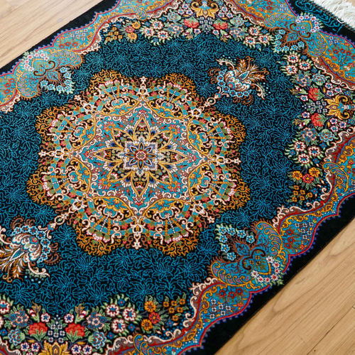 ペルシャ絨毯クム産 ムサヴィ工房 シルク 証明書付 87×58cm カーペット