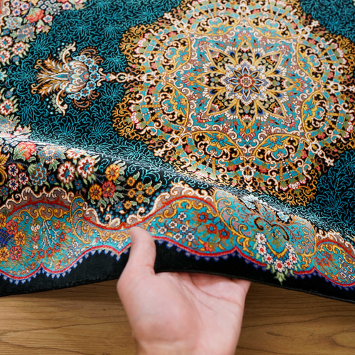 ペルシャ絨毯クム産 ムサヴィ工房 シルク 証明書付 87×58cm カーペット