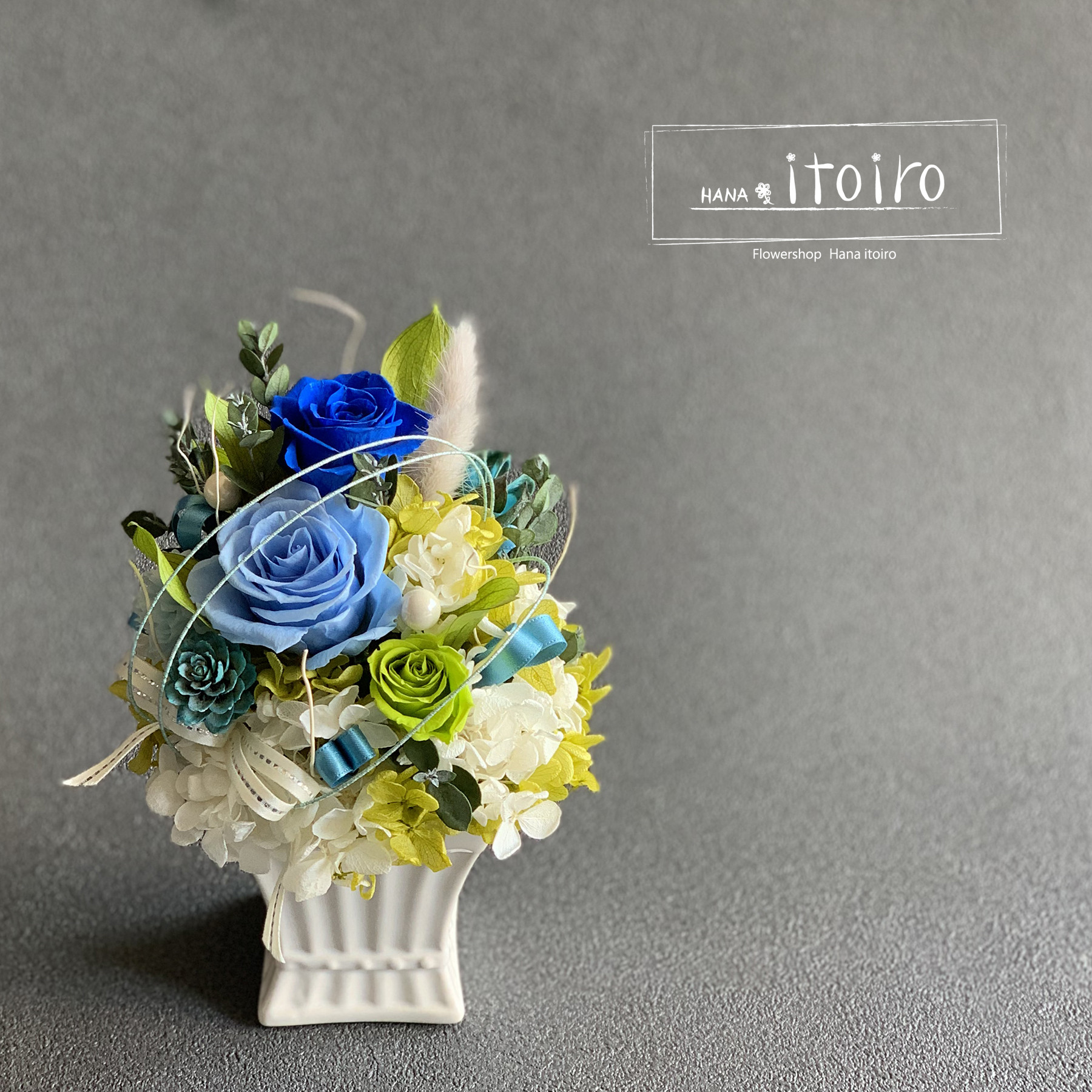 Triangle《ao》プリザーブドフラワー アレンジ　母の日　誕生日　贈り物