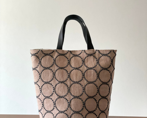 ミナペルホネン ᵃⁿᵈ リネン ナチュラル丸底バッグ dear 丸底の巾着バッグ(gray) ミナペルホネンファブリック使用