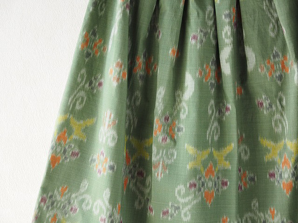 手織りイカットの春色ふわりスカート 4枚目の画像