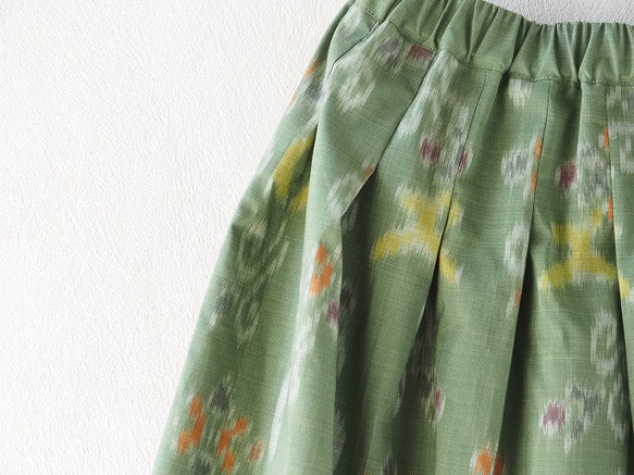 手織りイカットの春色ふわりスカート 5枚目の画像