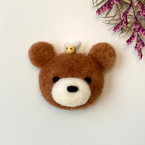 くまとハチのマグネット 羊毛フェルト ごま子 通販 15800691｜Creema