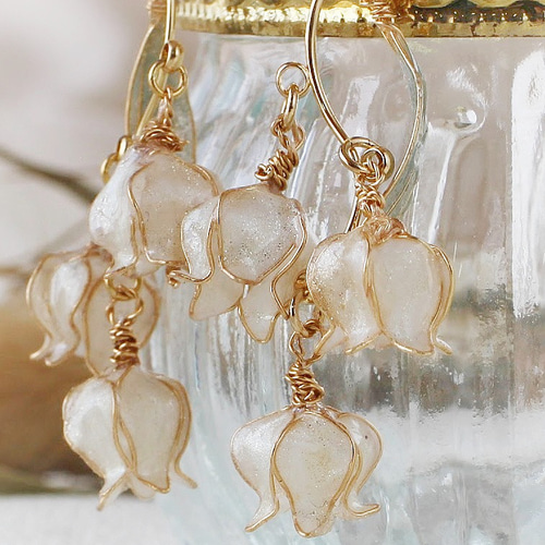 揺れるすずらんのピアス 鈴蘭 ディップフラワー ギフト プレゼント