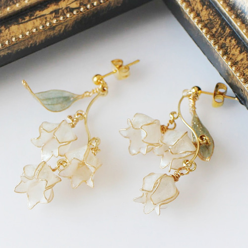 揺れるすずらんのピアス 鈴蘭 ディップフラワー ギフト プレゼント