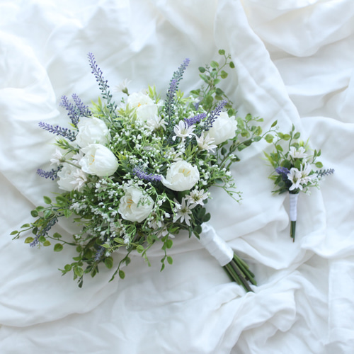 ホワイトチューリップとカスミソウのブーケ ブライダル ブーケ 白いチューリップ カスミ草 ラベンダー 小花 ブーケ