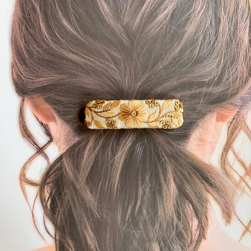 当店1番人気】インド刺繍リボン ゴールドお花パッチンピン