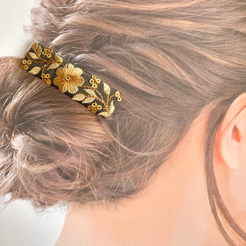 当店1番人気】インド刺繍リボン ゴールドお花パッチンピン