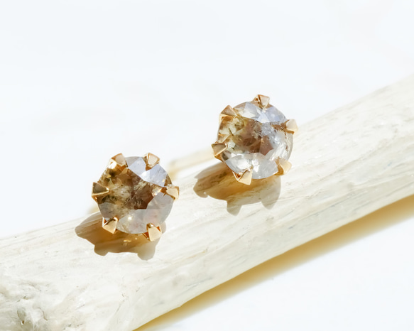 薄茶色*ダイヤモンドのピアス K18 gold Salt & Pepper Diamond 1枚目の画像