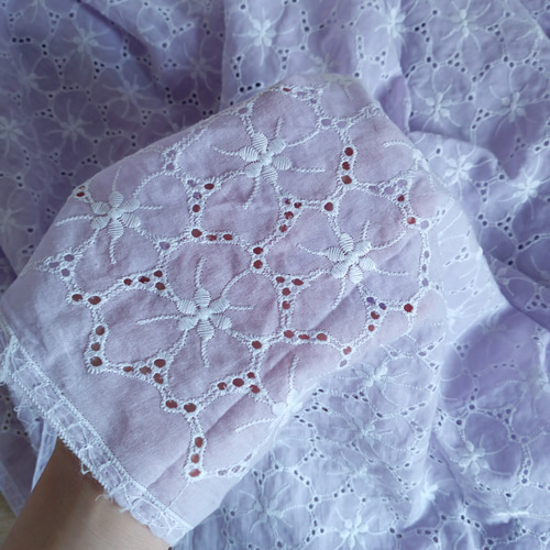 AZ068ラベンダー 幅広 花柄刺繍生地 コットン刺繍生地 ミルク繊維 刺繍 