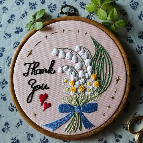 ハンドメイド　壁飾り　壁紙　刺繍 すずらん刺繍の壁飾り その他アート HanaDaisy Poodles 通販