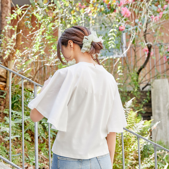一件漂亮、觸感涼爽、感覺像風一樣的 T 卹 |百合 第14張的照片