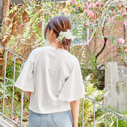 一件漂亮、觸感涼爽、感覺像風一樣的 T 卹 |百合 第10張的照片