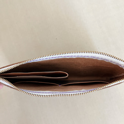 薄型の長財布　ポーチみたいな長財布　ツルッとした革　グレーの革　通帳入れにも 3枚目の画像