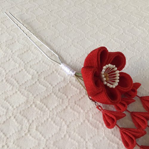 つまみ細工〉藤下がり付き梅中輪のかんざし(赤) かんざし PAPER