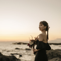 花嫁　結婚式　可愛い　シンプル　イヤリング　ピアス　”privet プリベット”黒い実　 2枚目の画像